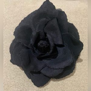 Flower pin brooch/hair clip